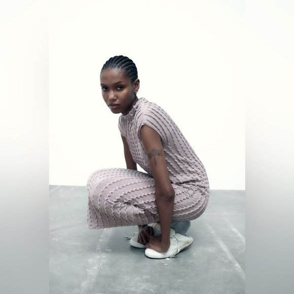 Zara Ribbed Textured Soft Stretch Knit Sleeveless Midi Dress - Picture 4 of 15